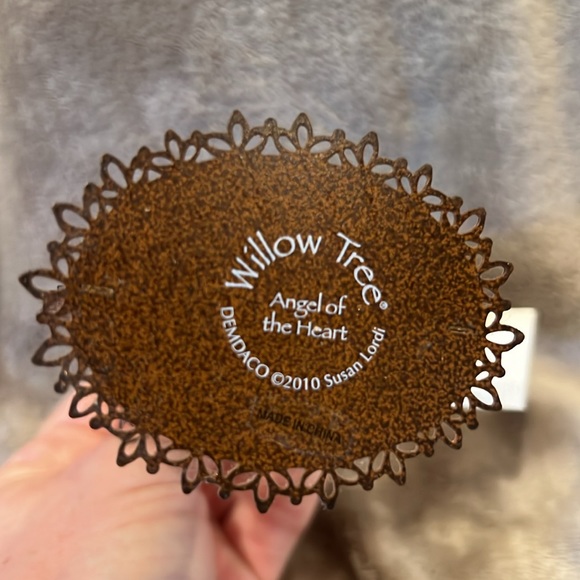 Willow Tree Angel of the Heart figurine - Picture 3 of 4